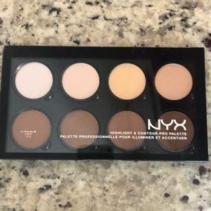 NYX HIGHLIGHT & Contour Pro Palette